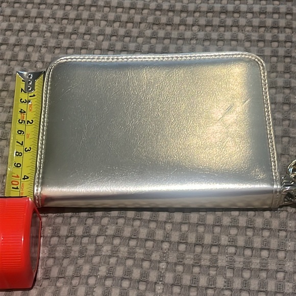 Versace chained wrist bag. - Picture 4 of 5